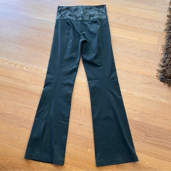 Lululemon Groove Pant III Green/Snakeskin - Picture 3 of 6